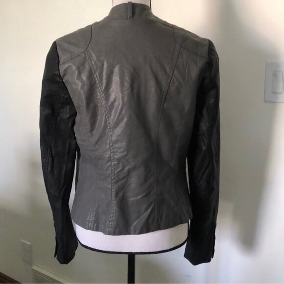 Kut from the Kloth | Two Toned Faux Leather Asymmetrical Jacket Size S - Picture 5 of 14